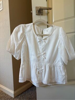 abercrombie kids White Puff Sleeve Peplum Top with Front Bows